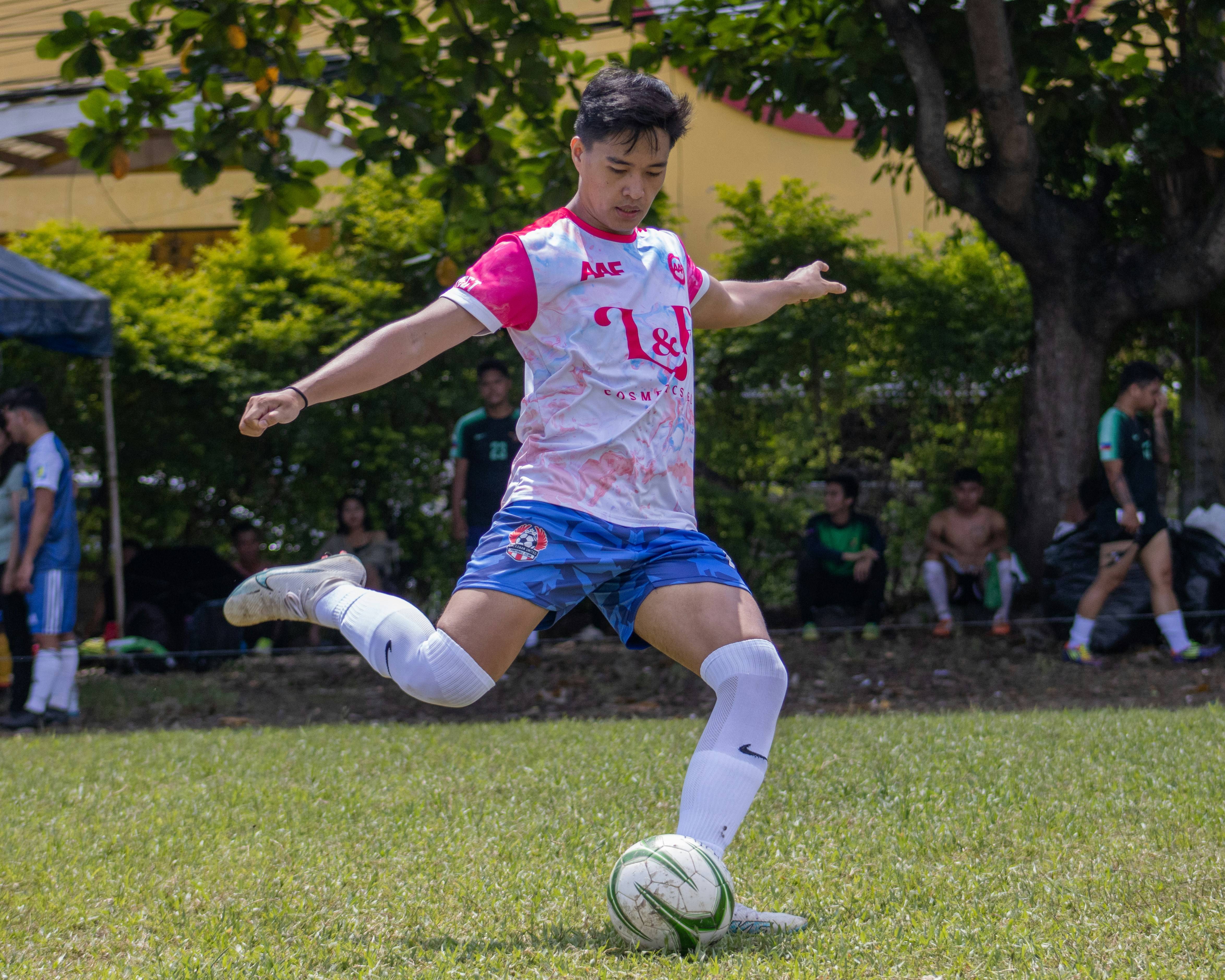 精彩的 欧冠联赛 - 任意球射门